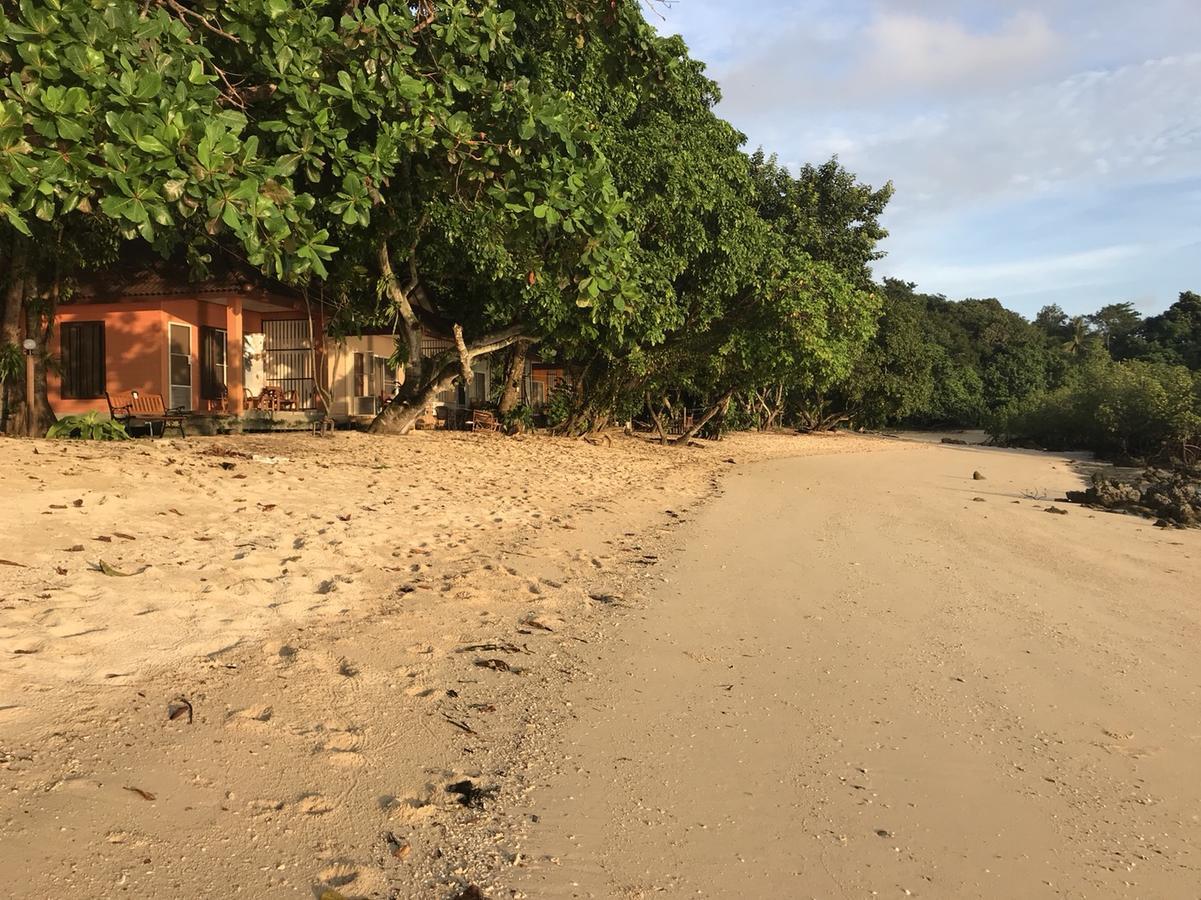 Paradise Beachfront Bungalows Hotel Koh Kradan Exterior photo