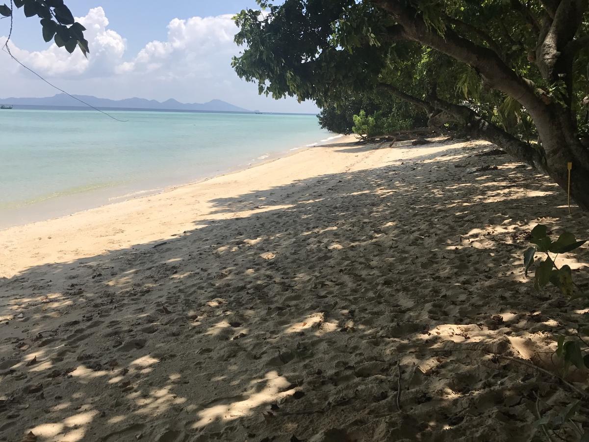 Paradise Beachfront Bungalows Hotel Koh Kradan Exterior photo